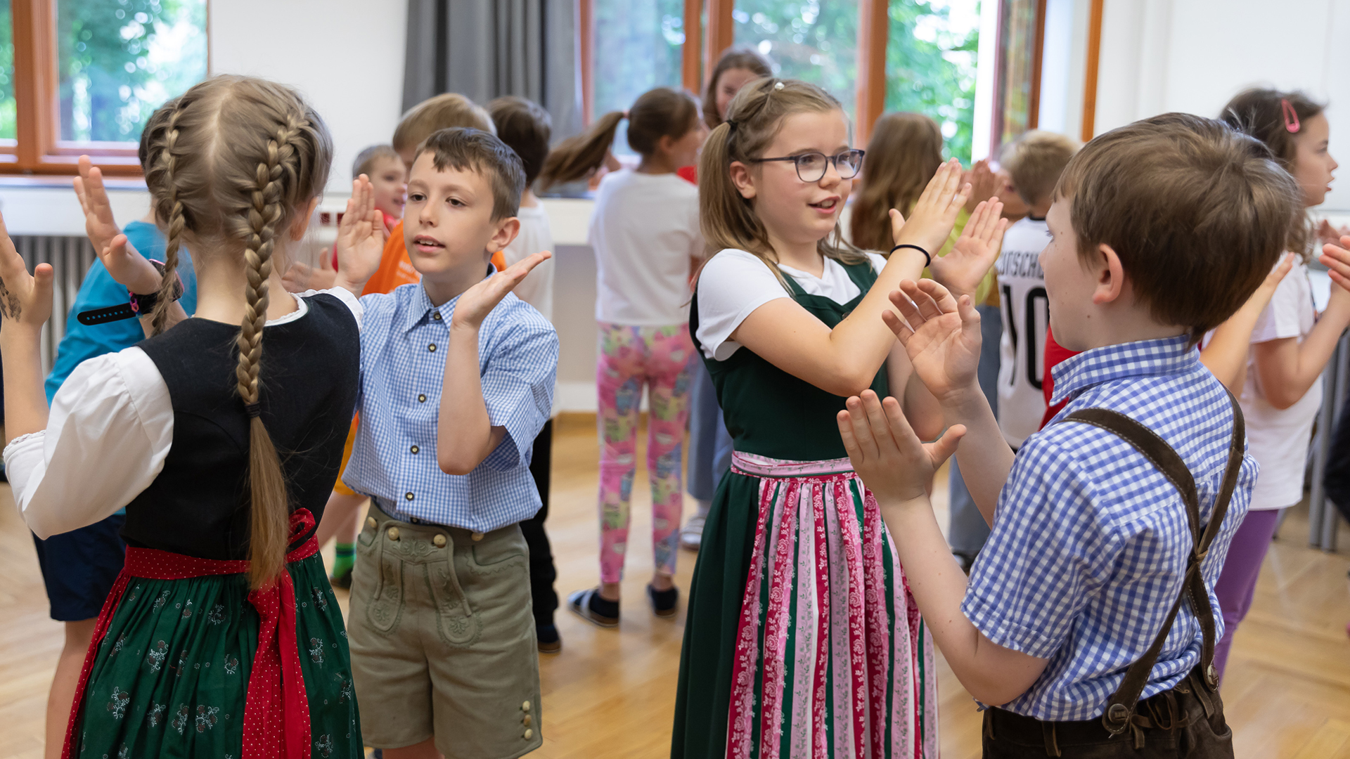 Volkstanz in der Schule