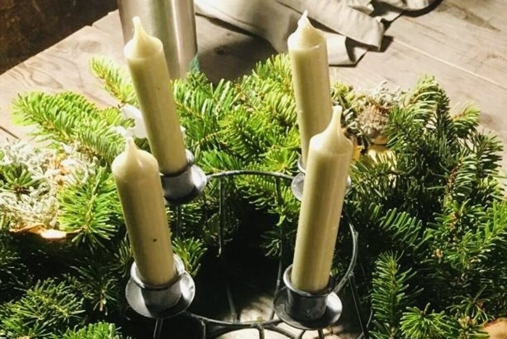 Ein Bild eines Adventkranzes