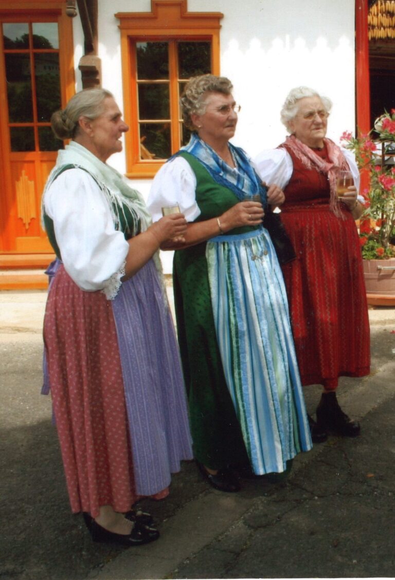 Die 3 Schwestern in Tracht: Auftritte der Gleichenberger Dorffrauen